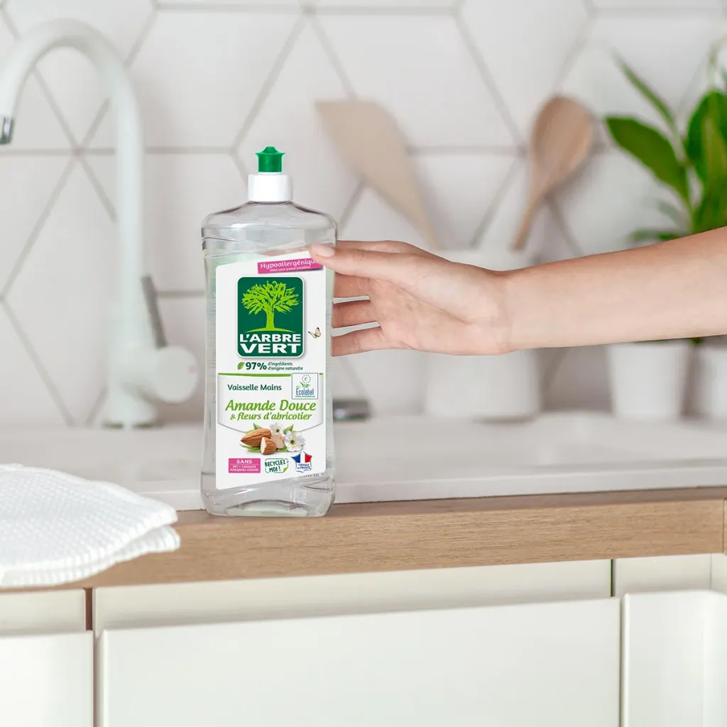 liquide-vaisselle-amande_douce-750ml_galerie_2.webp