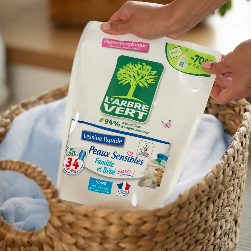 recharge-lessive-peaux_sensibles-1530ml_galerie_2.webp